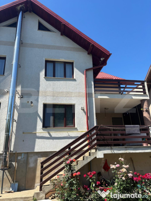 Casă tip Triplex – 294 mp utili, teren 235 mp – Șcheia