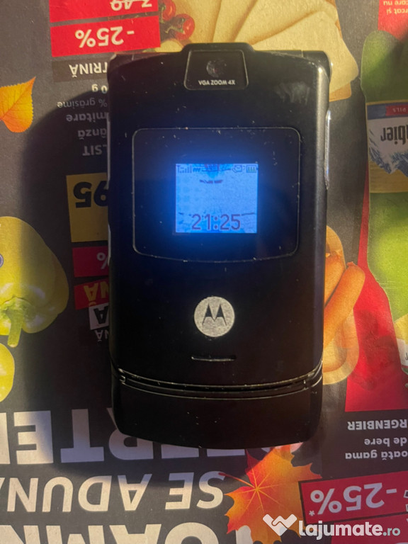 Motorola v3 negru si roz stare buna