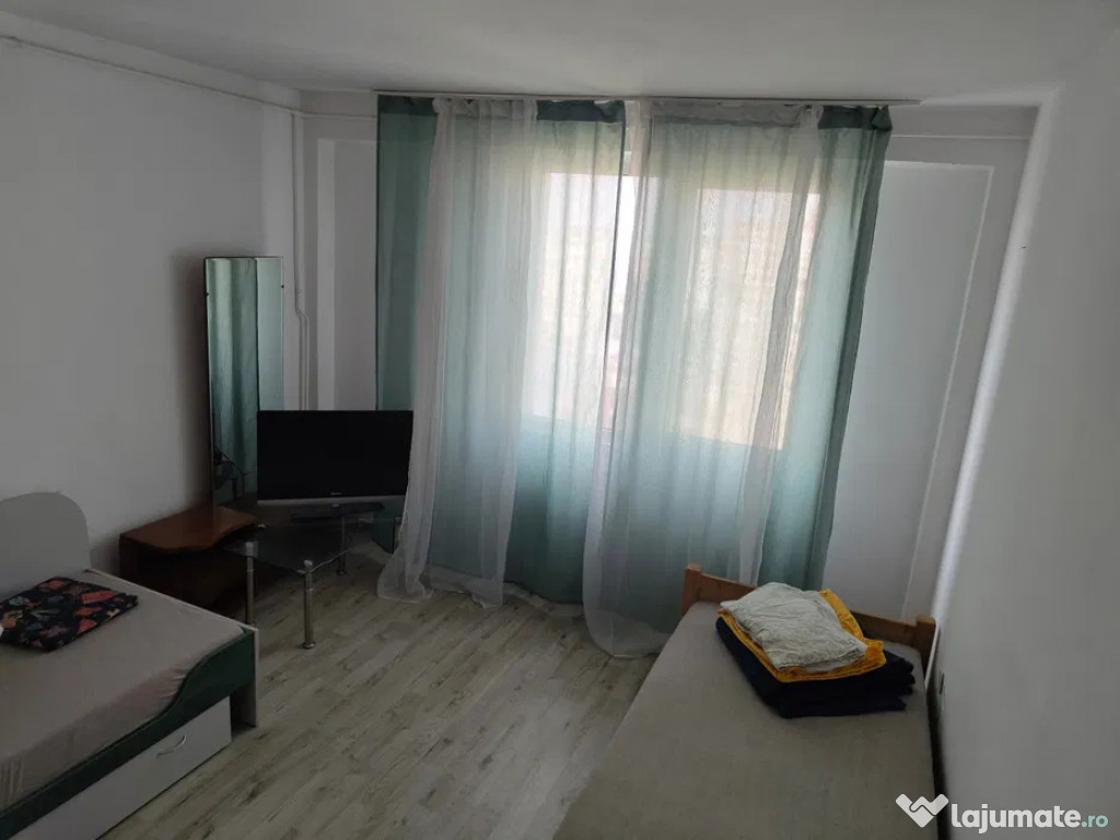 Apartament 3 camere, decomandate, zona ITC.