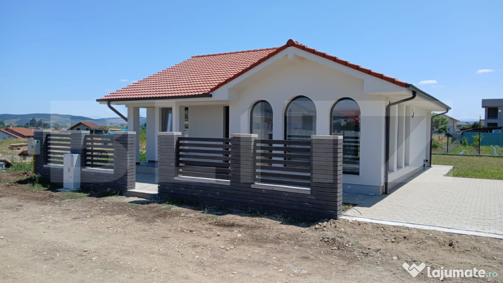 Casa individuala cu 3 de camere de inchiriat,80 mp utili,353