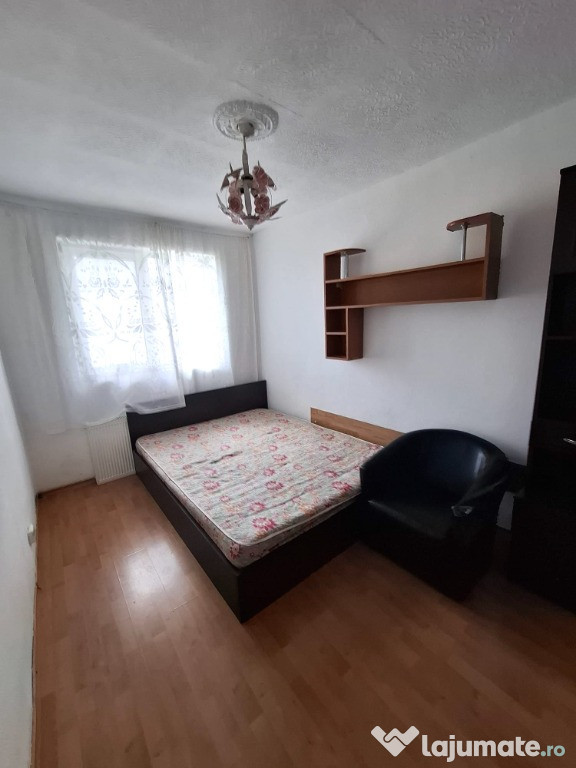 Apartament 3 camere zona Sud