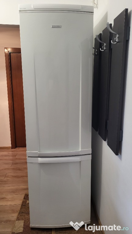 Vând combină frigorifică Electrolux