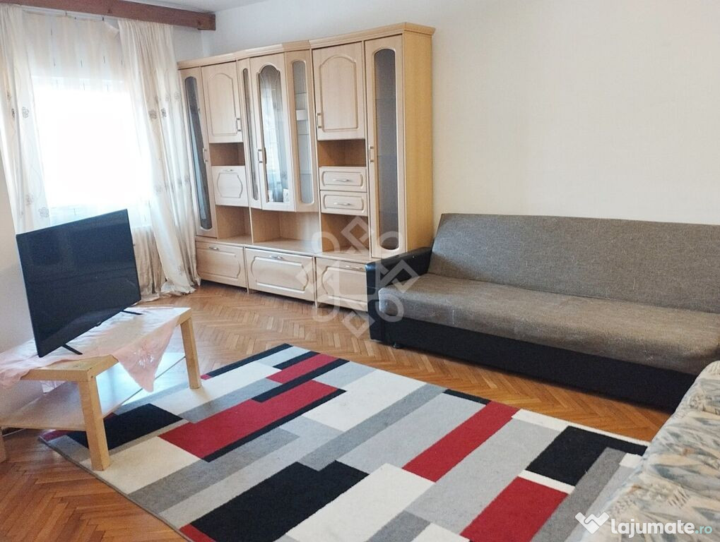 Apartament 3 camere de inchiriat B-dul Magheru Oradea