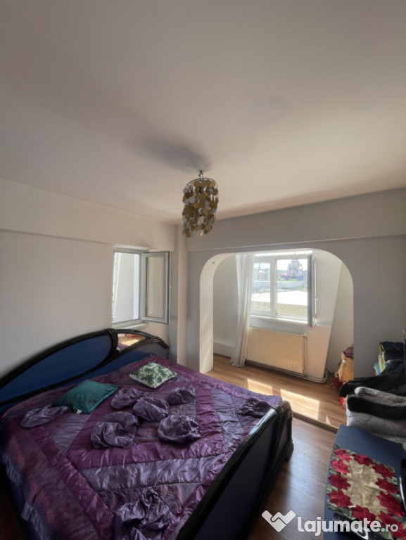 Apartament de vanzare, cu 2 camere, 45 mp, etaj 7, zona ultr