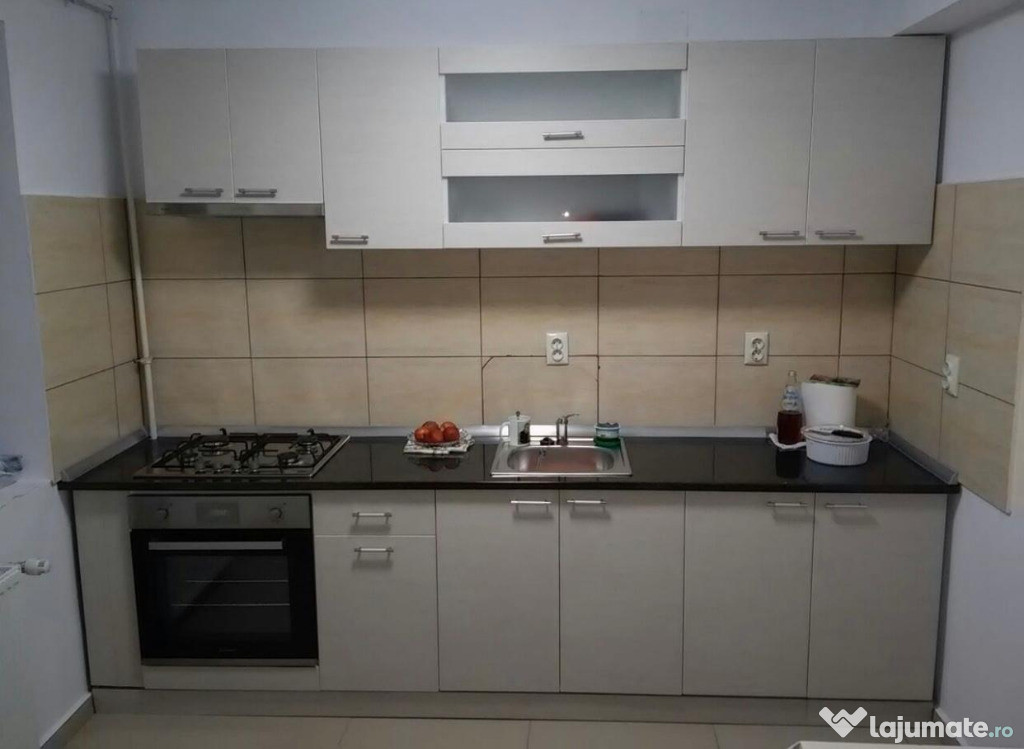 Apartament 4 camere, decomandat - zona Tohanu Nou