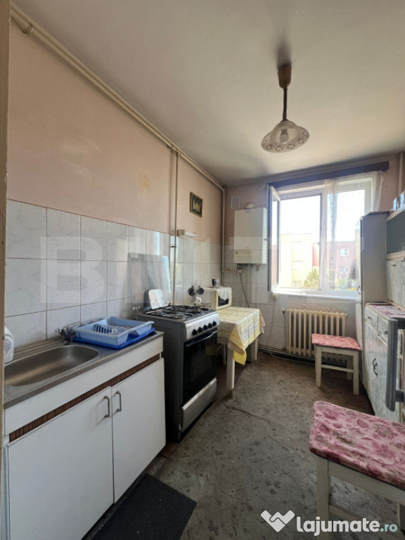 Apartament de vanzare, cu 2 camere, 56,30 mp, balcon, Turda
