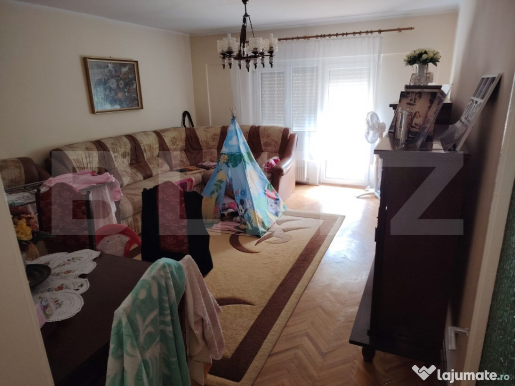 Apartament de vânzare cu 2 camere, 61 mp, zona Carpați 2