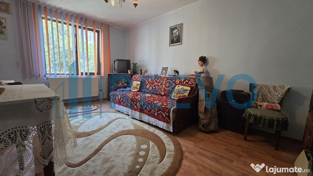 Apartament 2 camere decomandat, Central, Buhuși