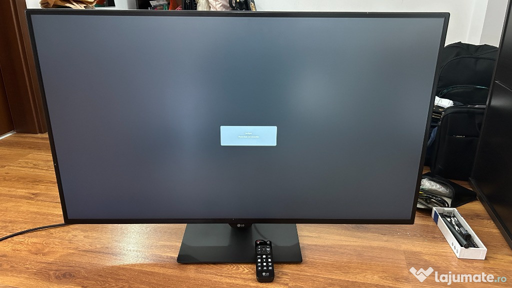 Vand monitor LG 43UN700-B (rezolutie 4K)