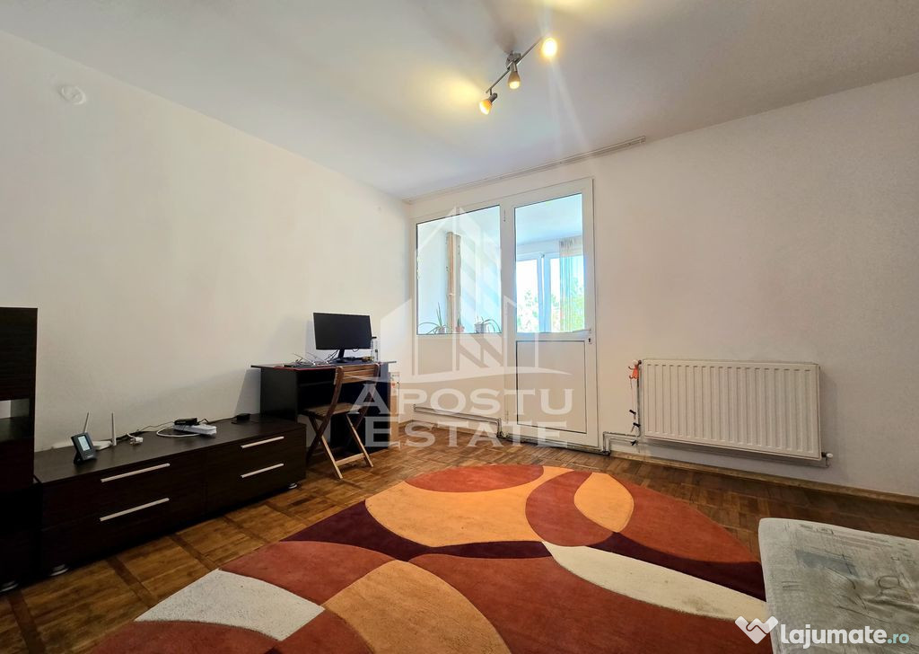 Apartament cu o camera, etaj intermediar, zona Circumvala...