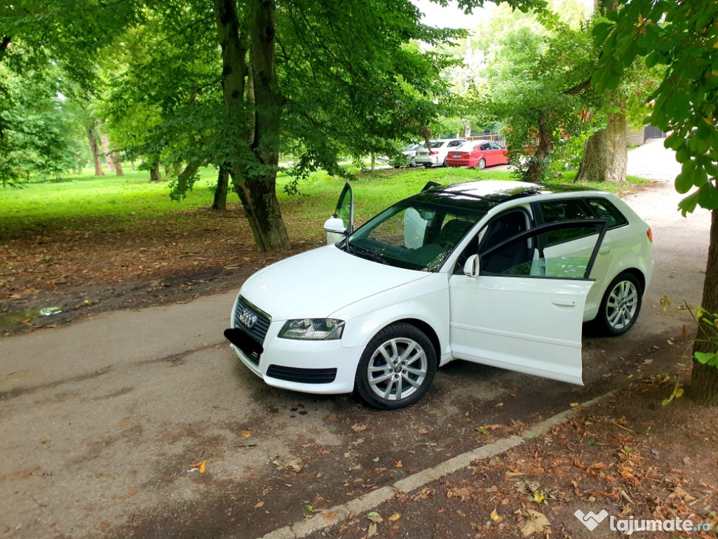 Audi A3 Panoramic – Automat benzină 125cp.