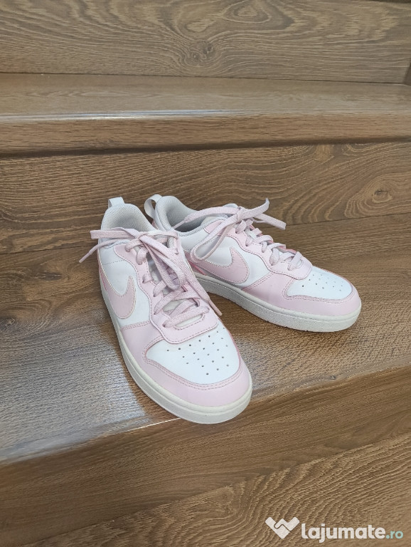 Pantofi Nike court borough