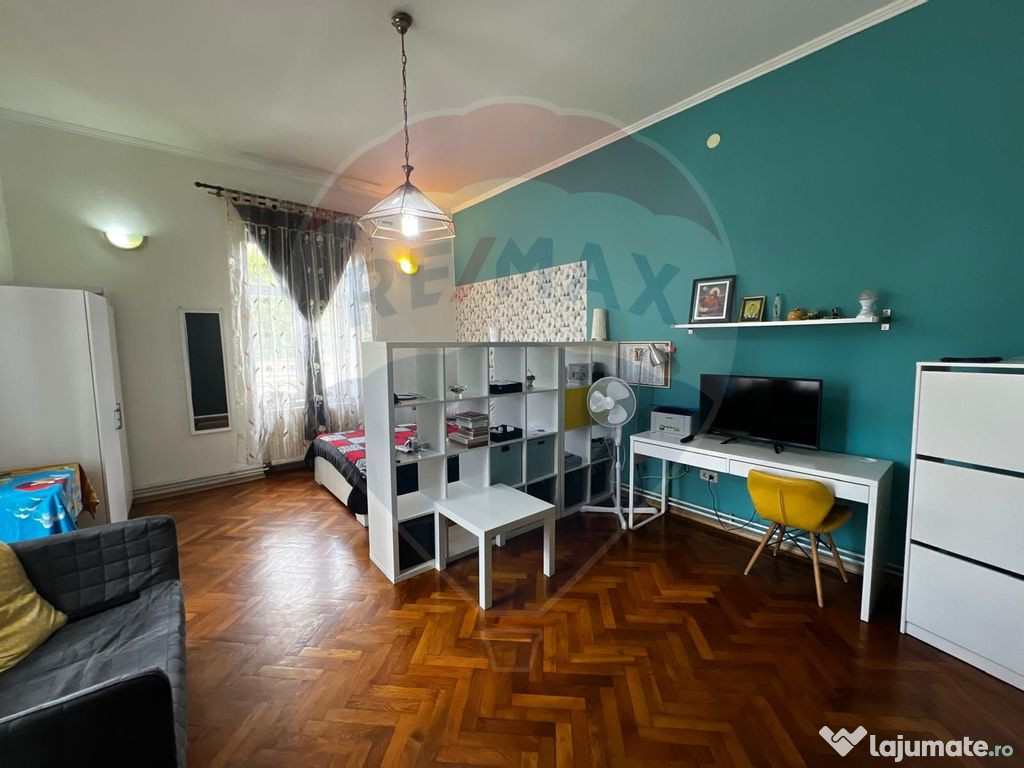 Apartament cu 3 camere etajul 1 în zona Podgoria 137 mp