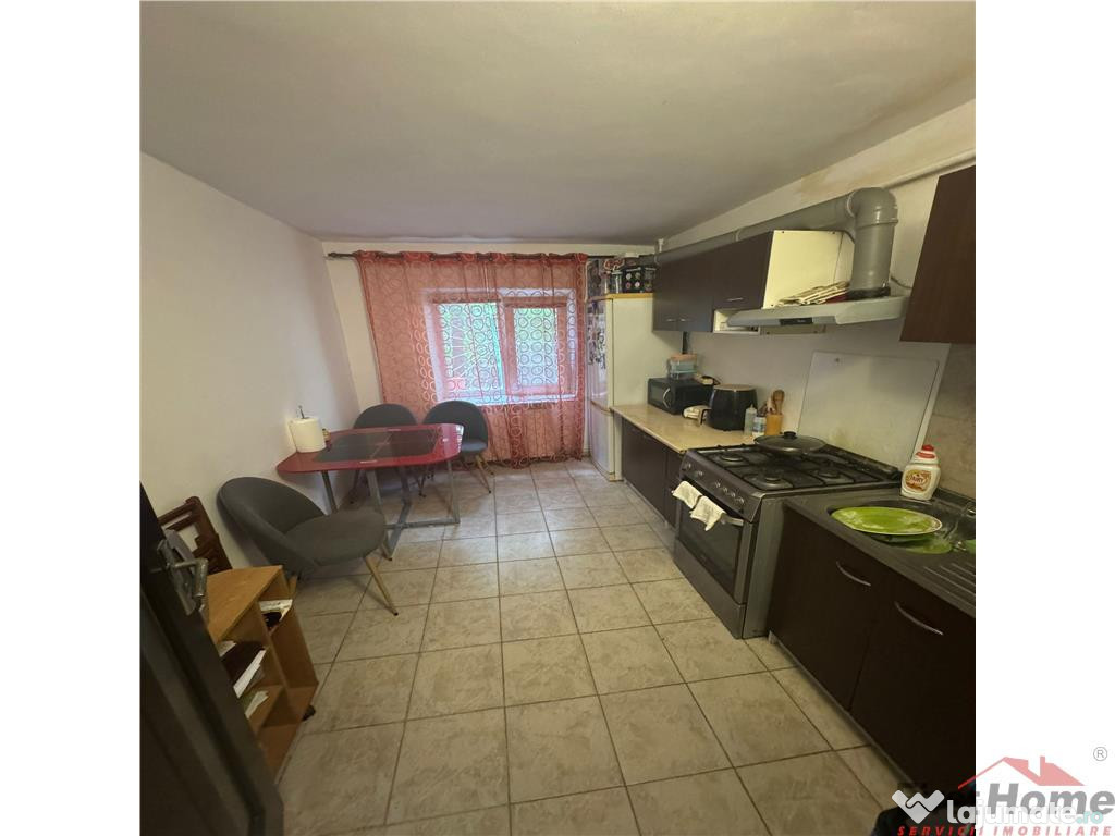 Garsoniera 38 mp utili,hol patrat , parter/3,CENTRU- Sala Po