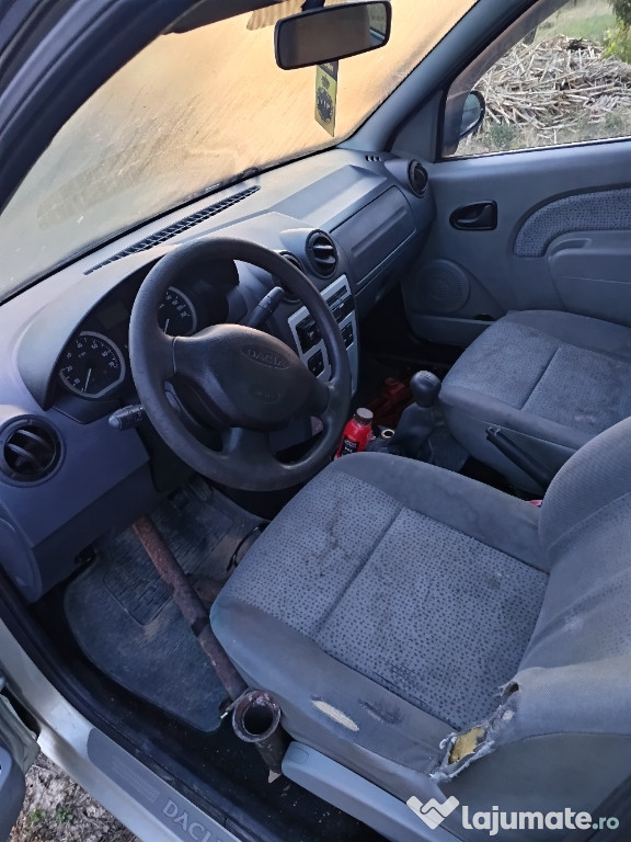 Dezmembrez Dacia Logan 1.6