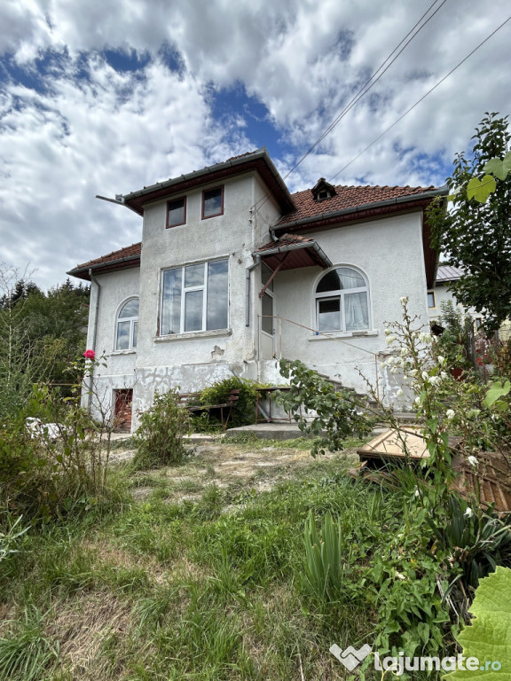 Casă 4 camere, 701 mp teren Câmpulung, vedere super