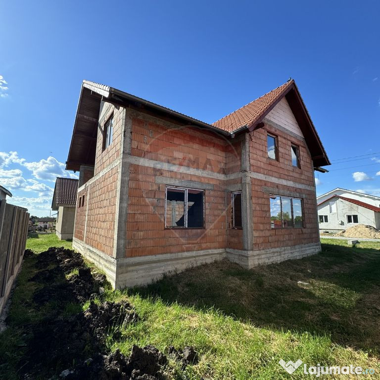 Casă cu 6 camere la rosu, intabulata in Zimandu Nou de v...