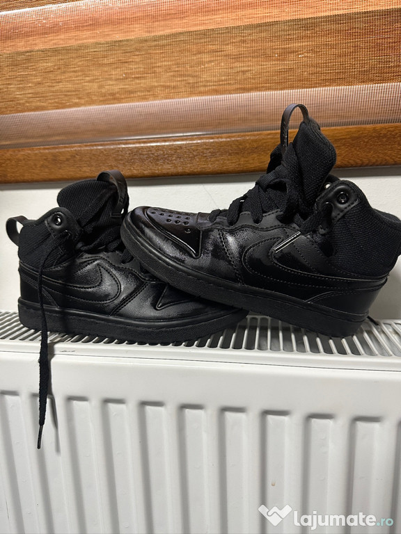 Adidasi Nike copii