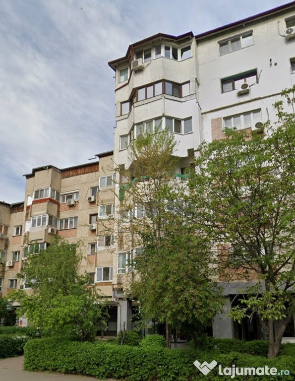 Apartament spatios cu 3 camere, Decomandat, perfect pentru studenti