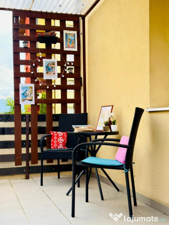 Apartament cu 1 camera, cu terasă și loc de parcare, de închiriat