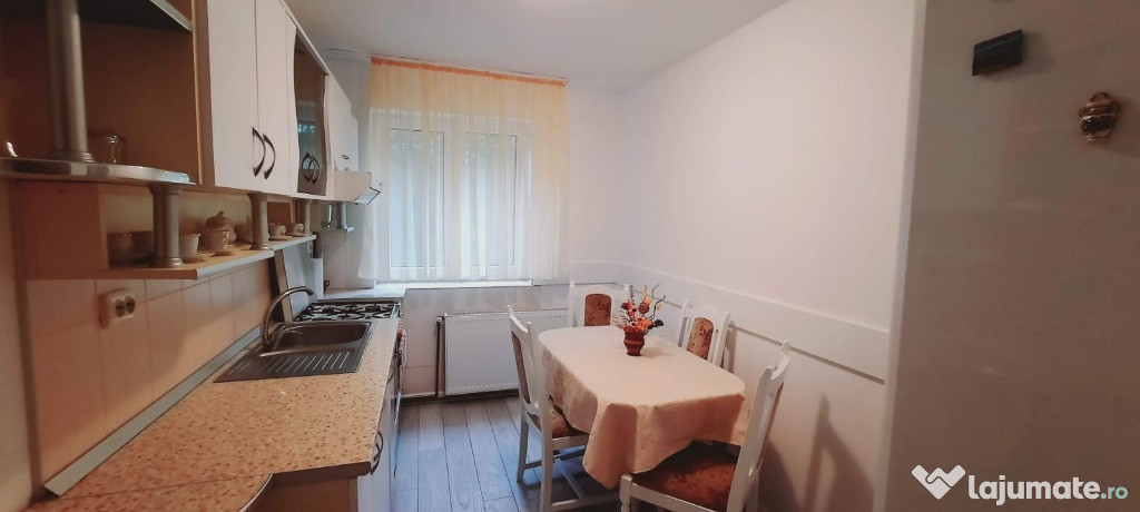Apartament de închiriat 2 camere, zona sfânta vineri, zalău etaj 2