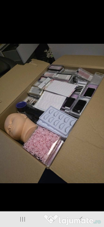 Vând produse make up