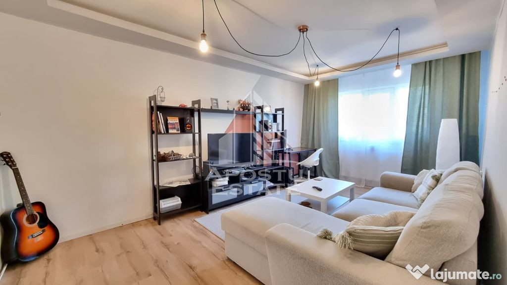 Apartament cu 3 camere, decomandat, zona Calea Aradului