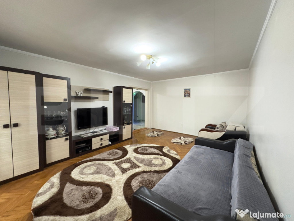 Apartament de închiriat cu 3 camere decomandat, 81 mp- zona