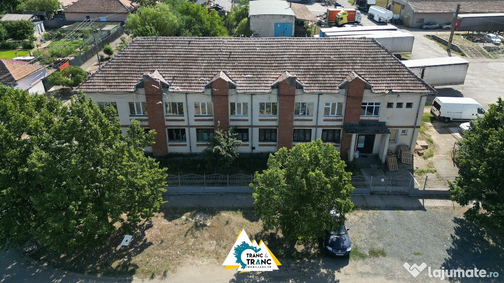 Clădire împunătoare de 540 mp pe 2 nivele în Sânnicolau Mic