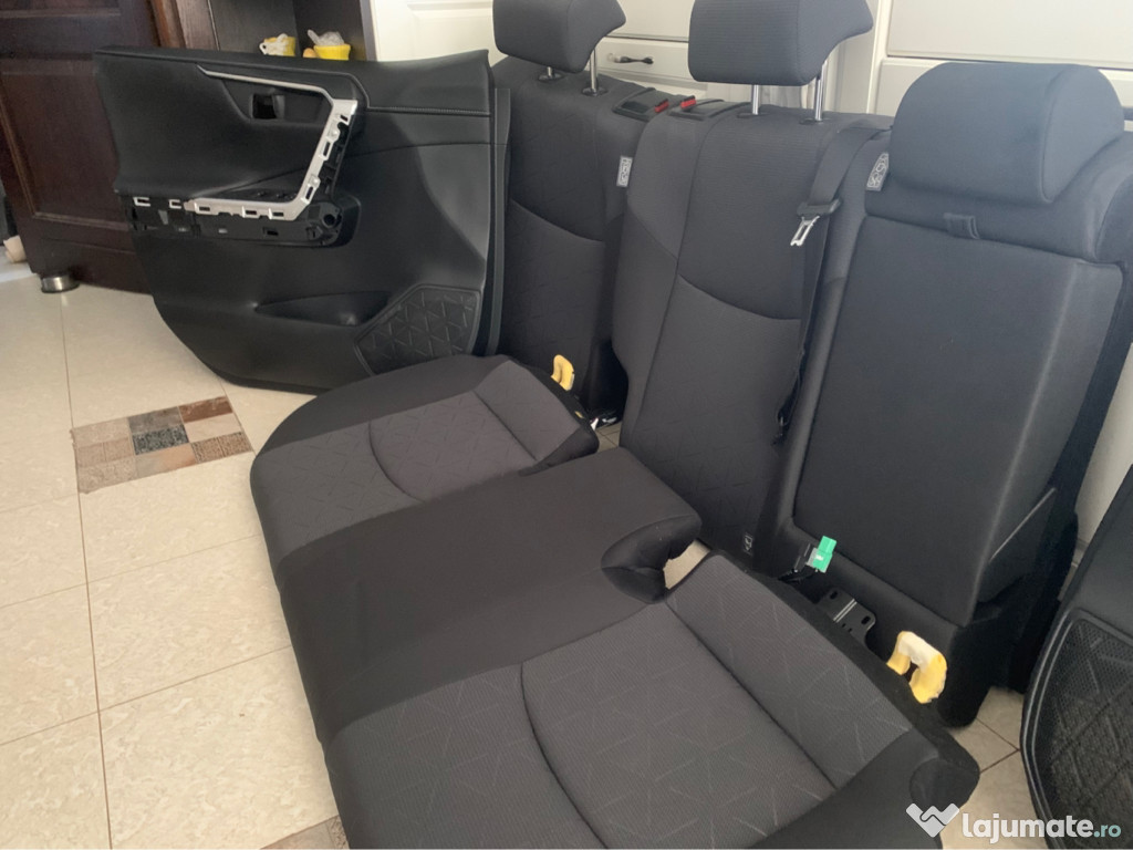 Scaune si fete usi rav 4 2022 hibrid