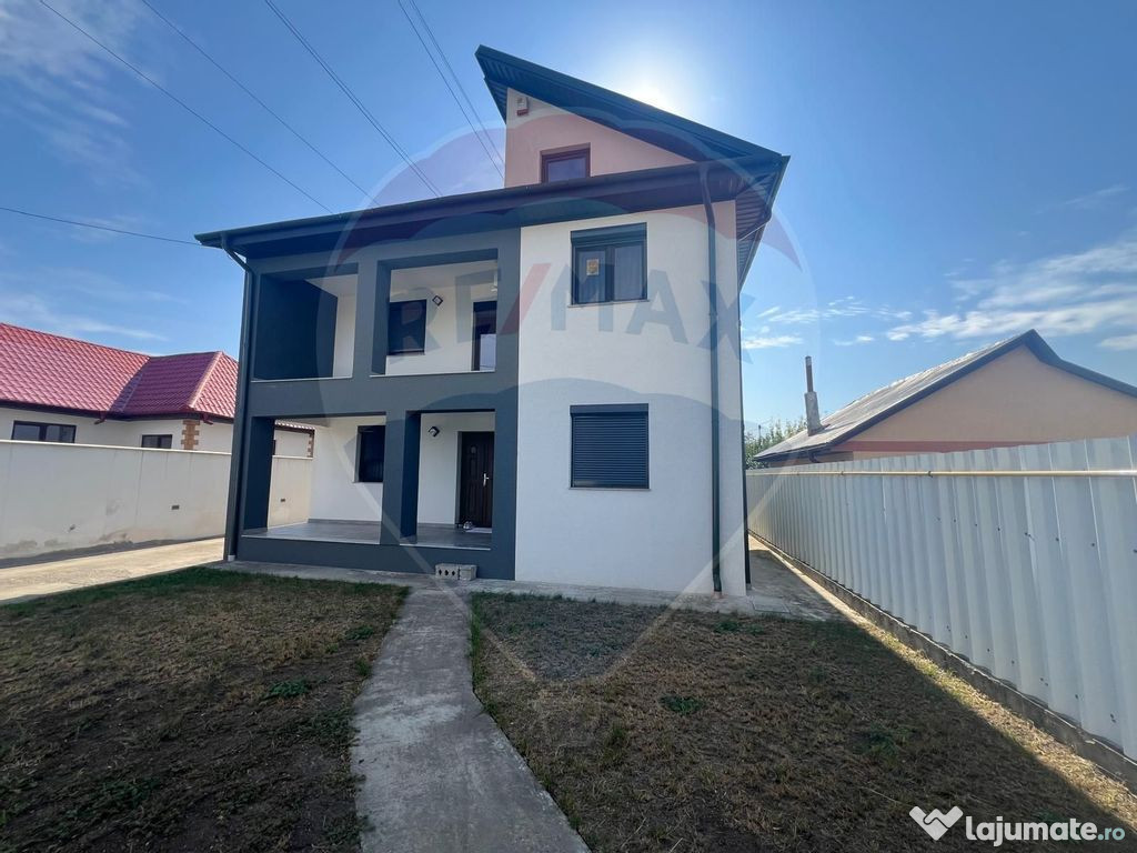 Casă 4 camere Focsani str Militari