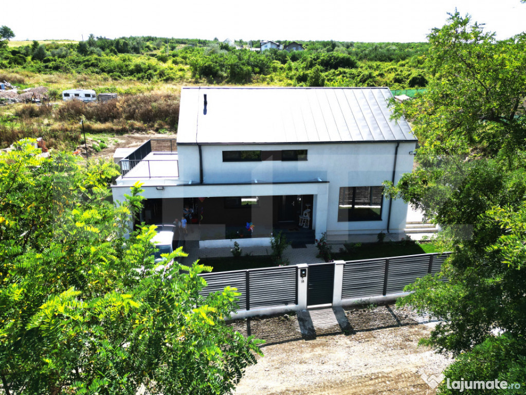 Casa 4 camere cu beci si garaj in Tomesti