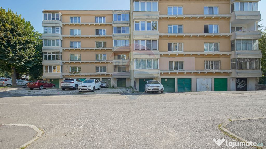 Oportunitate! Apartament cu 3 camere de vânzare, Centrul...