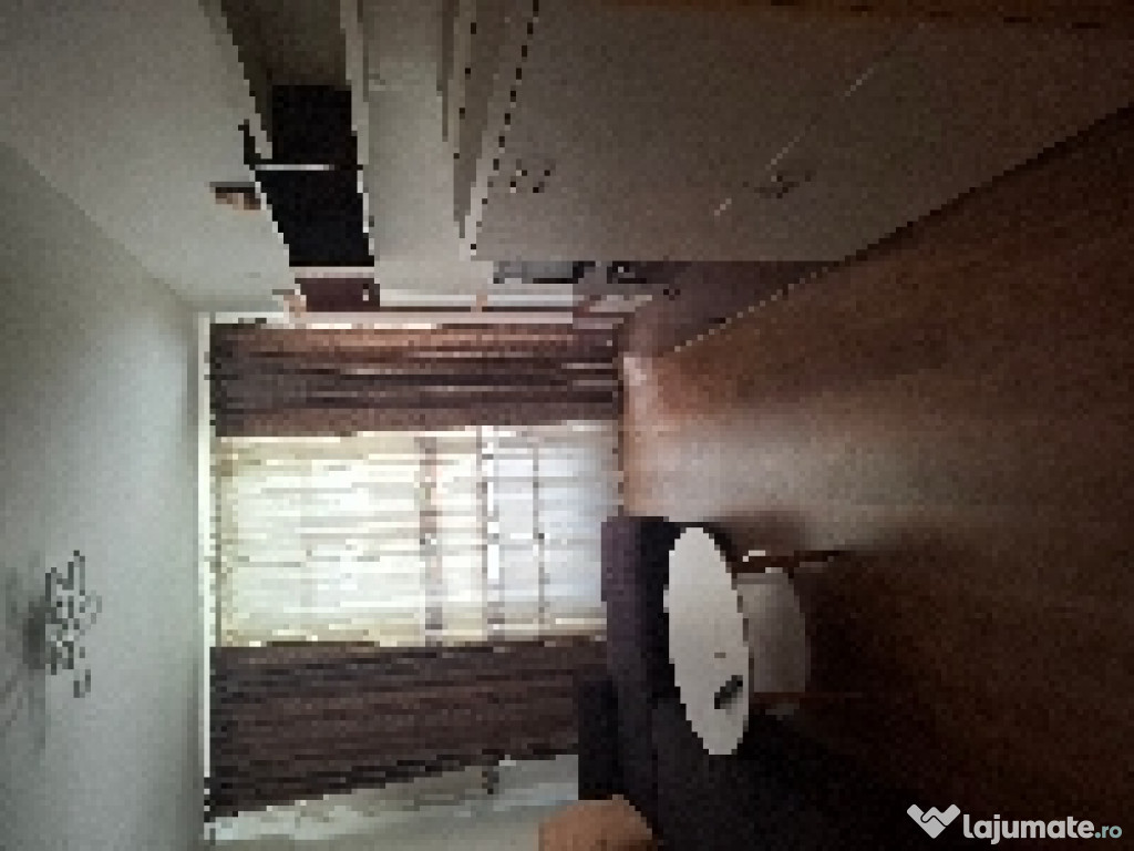 Închiriez apartament