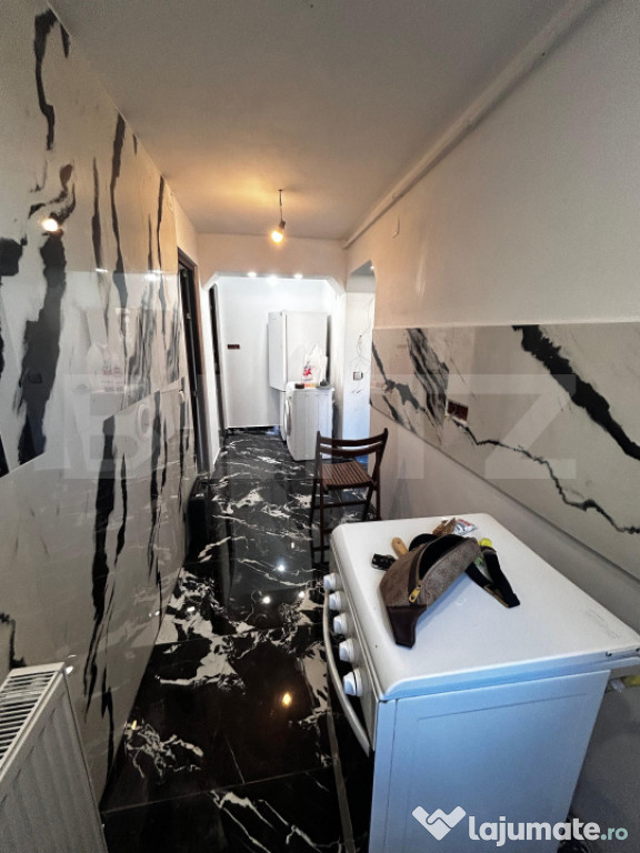 Apartament cu 3 camere, decomandat, etaj 2, zona 9 Mai