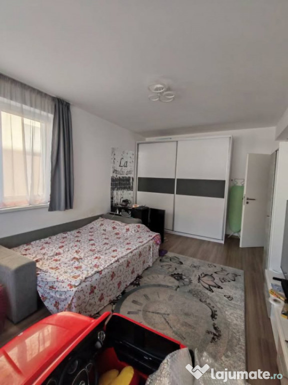 Apartament 2 camere decomandat 51 mp plus 8 mp balcon, parte