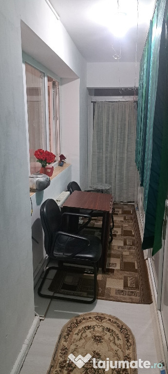 Închiriez Garsonieră