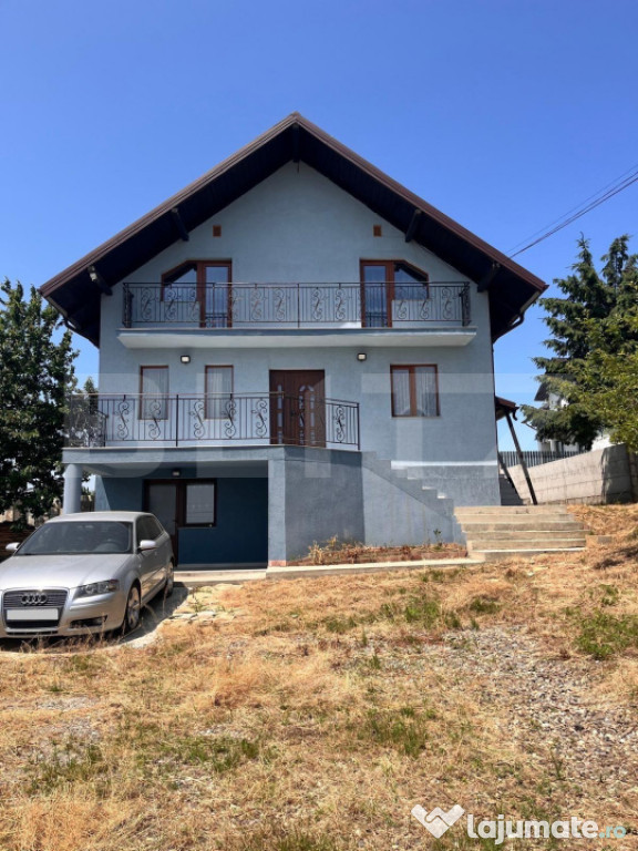 Casa etaj, 160mp utili, 1000 mp teren, zona Moara, Suceava