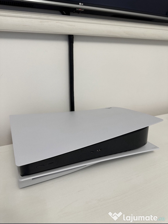 Consola PlayStation 5 825GB, controllere, charging, jocuri