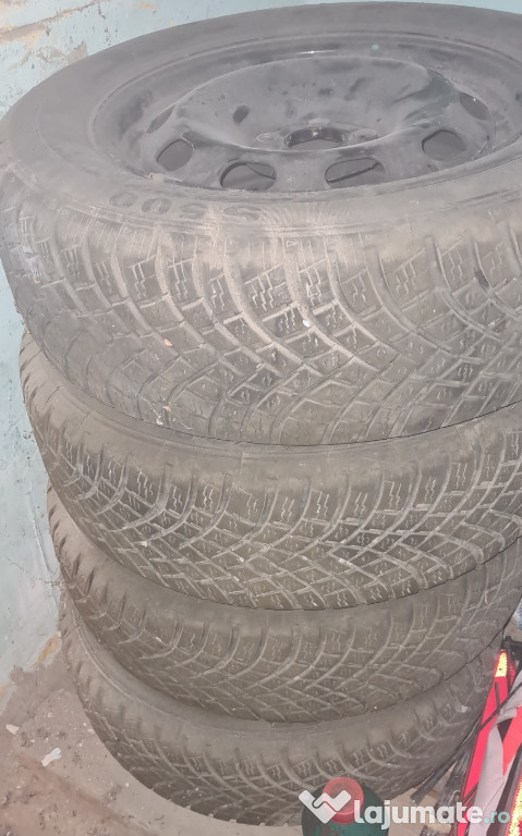 4x roti 195/65r15 5x100 de iarna. 2x roti rezerva de vara