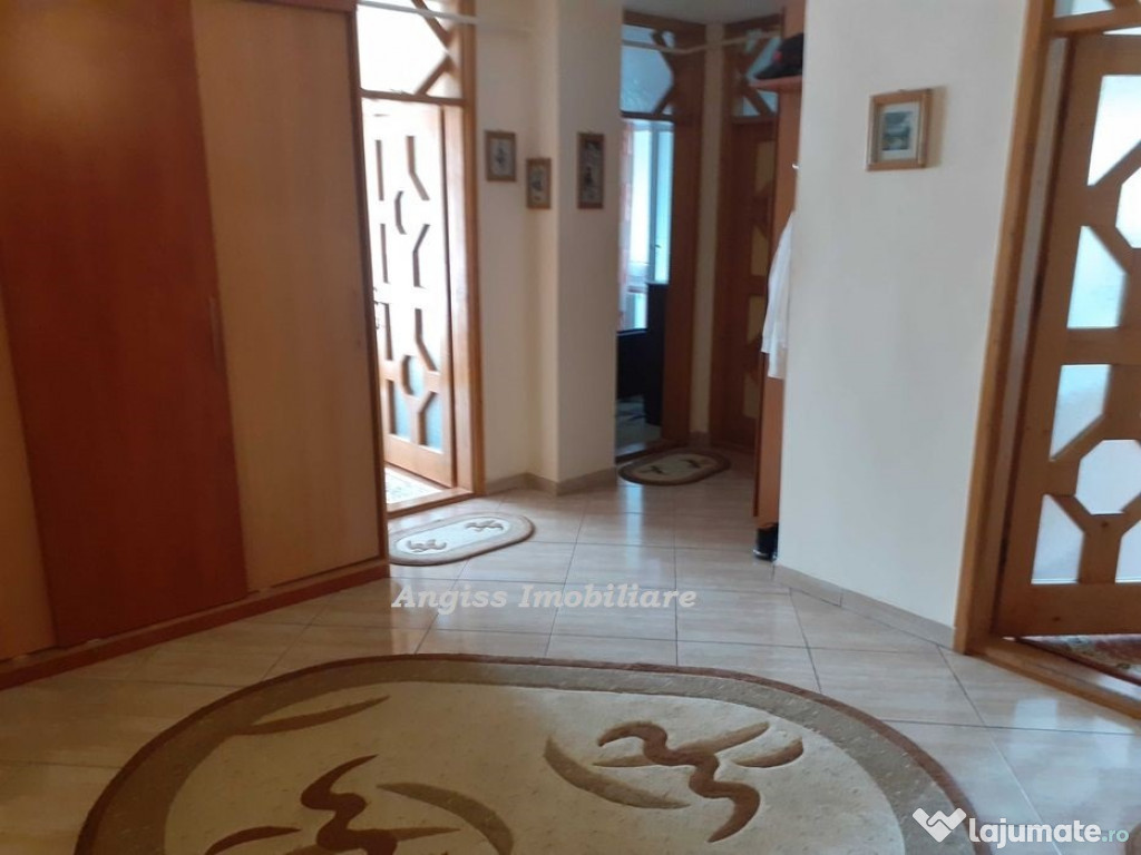 APARTAMENT 3 CAMERE -BISERICA CU CEAS
