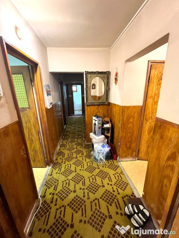 Apartament 3 camere etajul 1 |