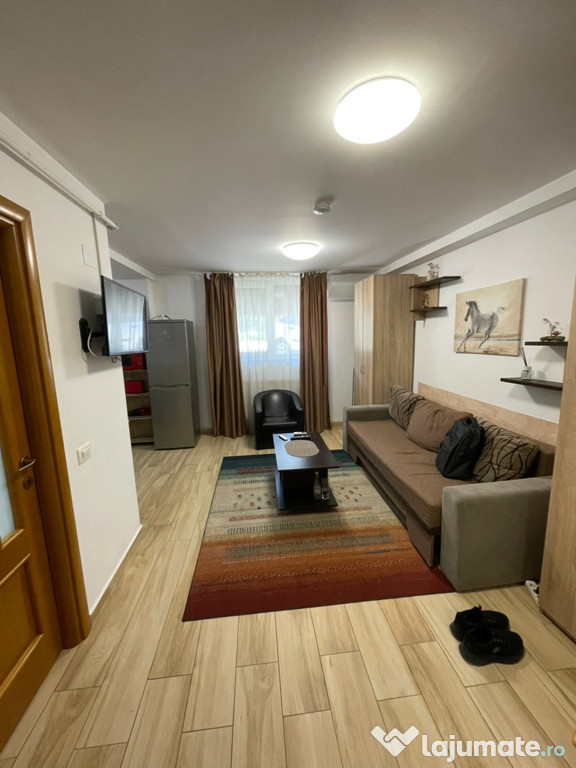Închiriez apartament cu o cameră ( garsonieră)
