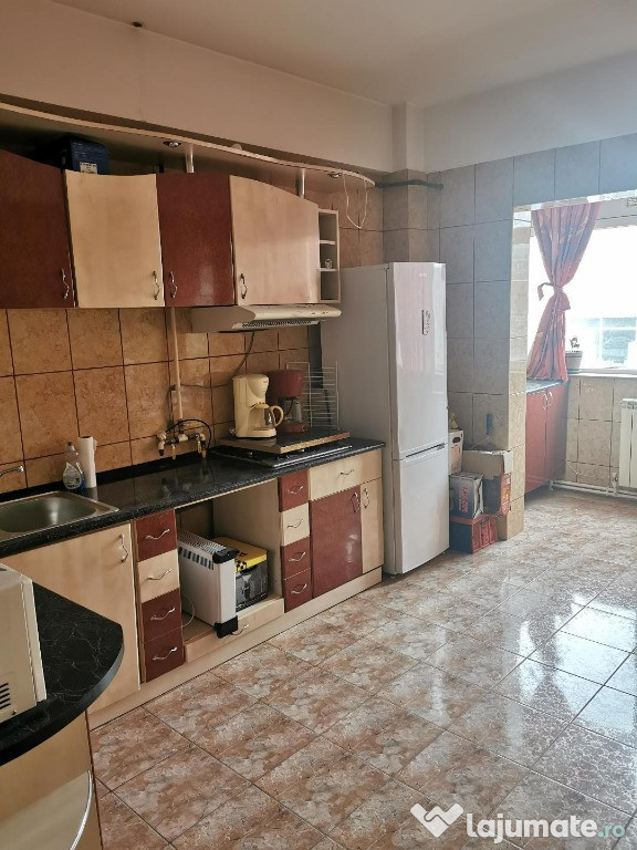 Inchiriere etaj vila, zona ULTRACENTRALA str. Stefan Mihaileanu