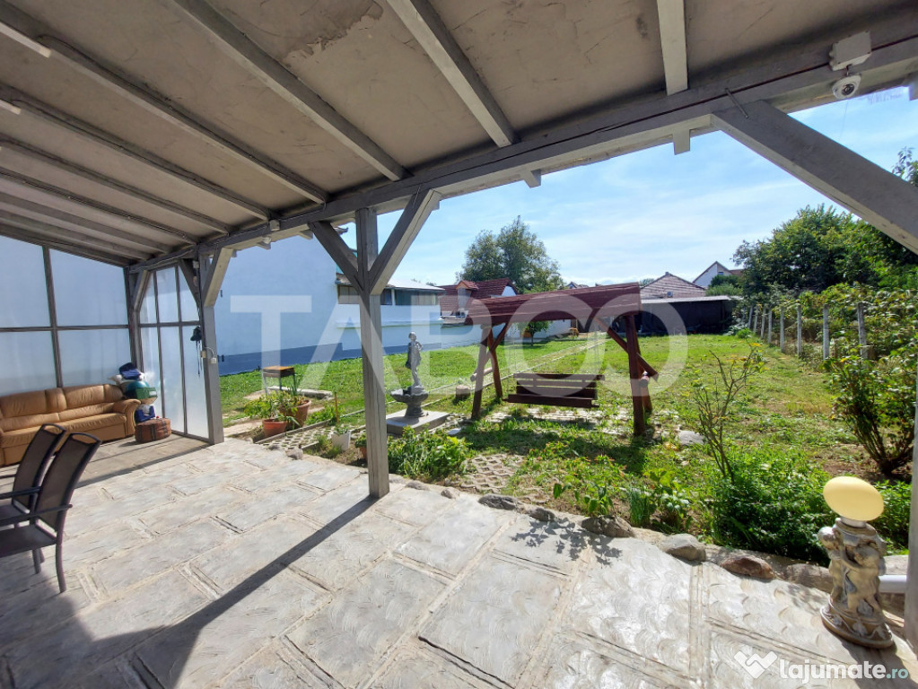 Casa de vanzare zona Calea Poplacii teren 950 mp si deschide