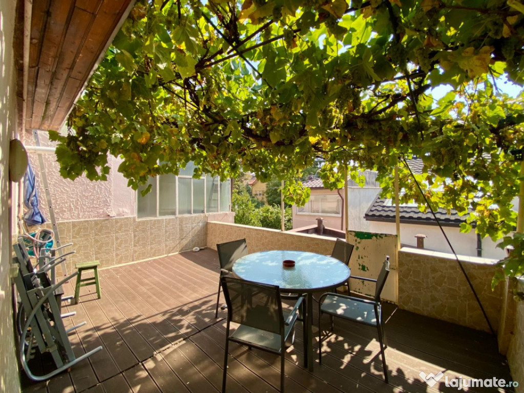 Apartament 2 camere in vila cu centrala proprie si terasa, ,