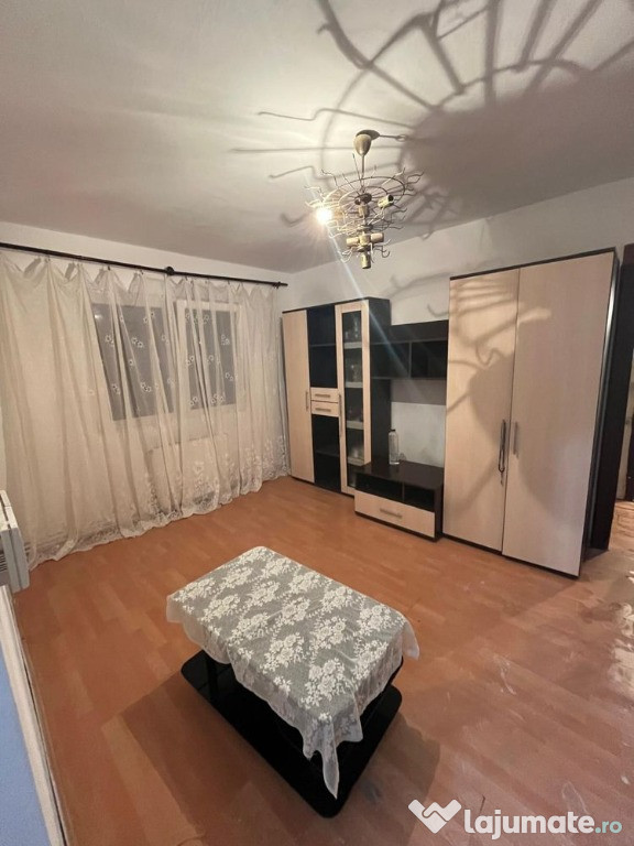 Apartament 3 camere-zona Petrom Manastur