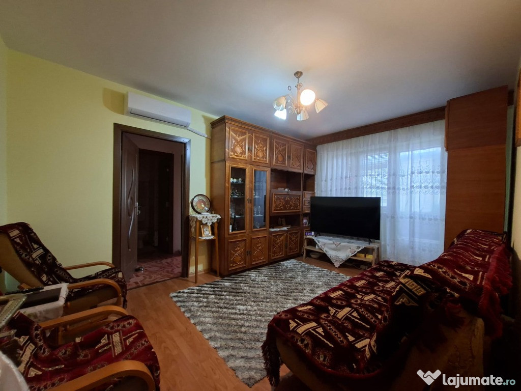 Zona Orizont - 3 camere semidecomandat/balcon/mobilat/centrala/ etaj 2