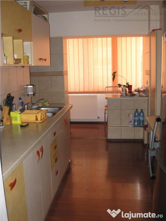 Apartament 3 camere Noua