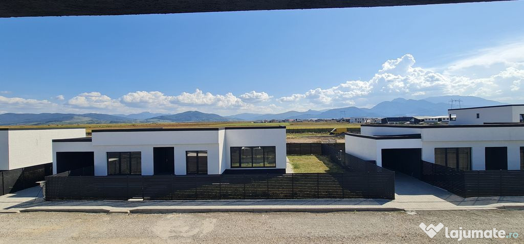 Casa individuala 4 camere 3 bai si garaj Cartier Izvor